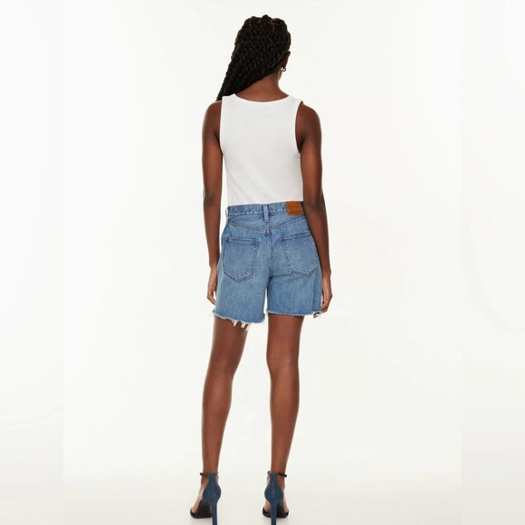 Denim Forum 90s Boyfriend Hi-Rise Thigh Relaxed Denim Cut Off Jean Short - Picture 2 of 9
